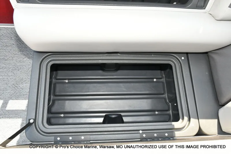 Slide: The Image of Sun Tracker FISHIN' BARGE 22 DLX w/150HP Mercury 4 Stroke 2026 - 41