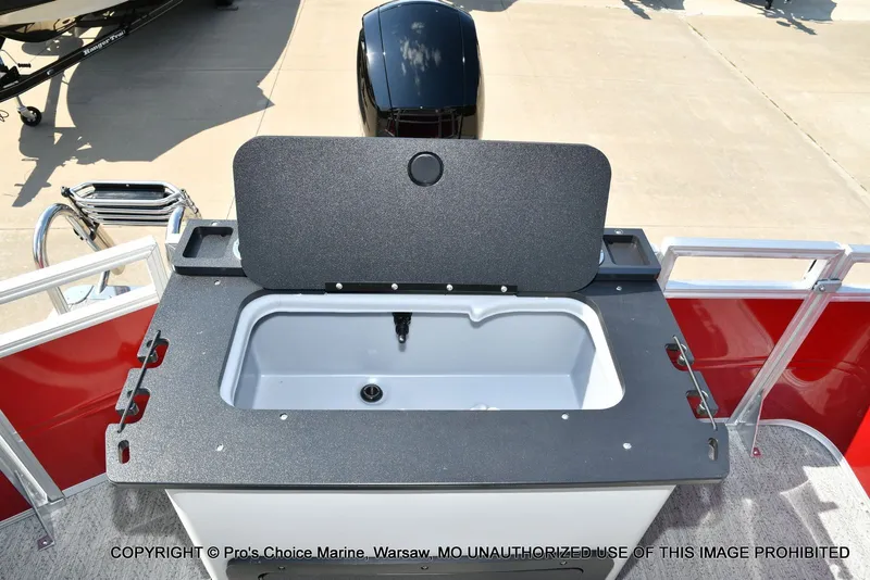 Slide: The Image of Sun Tracker FISHIN' BARGE 22 DLX w/150HP Mercury 4 Stroke 2026 - 53