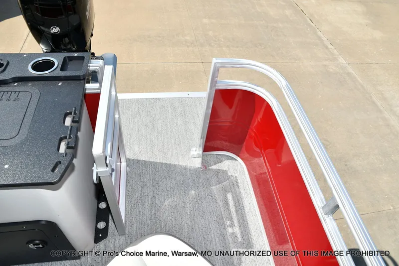 Slide: The Image of Sun Tracker FISHIN' BARGE 22 DLX w/150HP Mercury 4 Stroke 2026 - 58