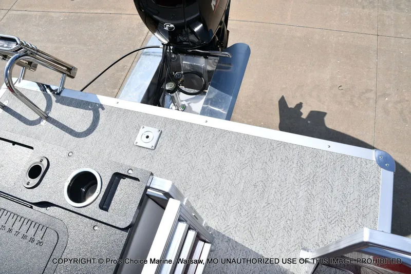 Slide: The Image of Sun Tracker FISHIN' BARGE 22 DLX w/150HP Mercury 4 Stroke 2026 - 59