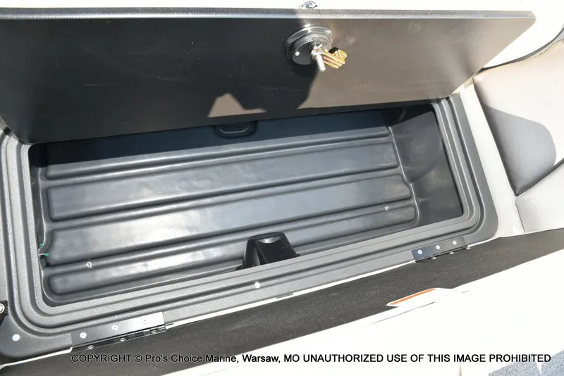 Slide: The Image of Sun Tracker FISHIN' BARGE 22 DLX w/150HP Mercury 4 Stroke 2026 - 73