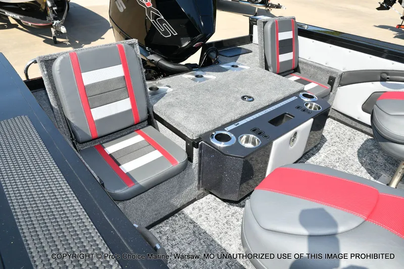 Slide: The Image of Ranger VX1888 w/225HP Pro-XS 2026 - 14