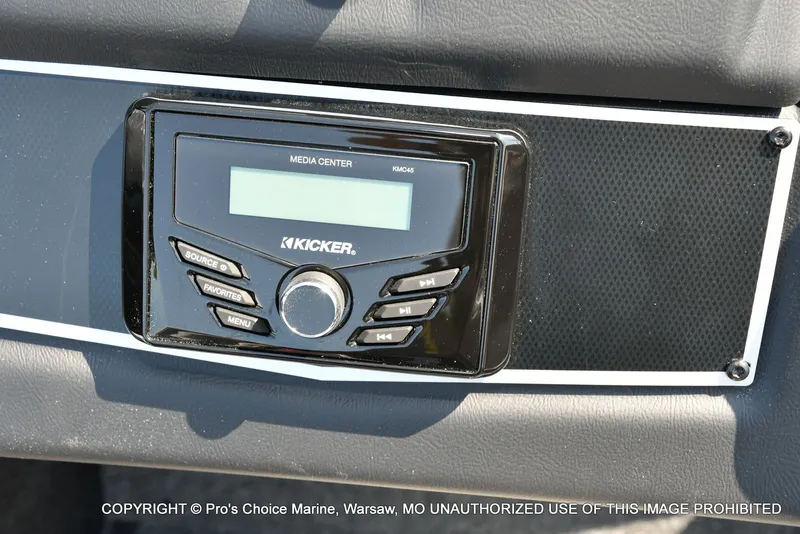 Slide: The Image of Ranger VX1888 w/225HP Pro-XS 2026 - 41