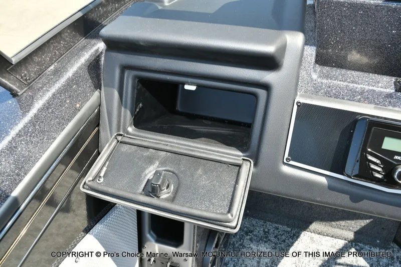 Slide: The Image of Ranger VX1888 w/225HP Pro-XS 2026 - 43