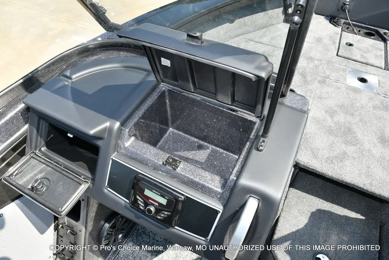 Slide: The Image of Ranger VX1888 w/225HP Pro-XS 2026 - 44