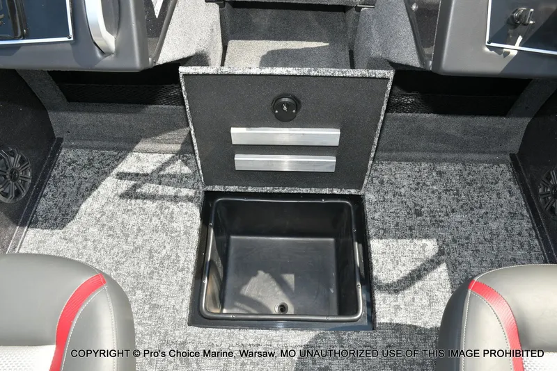 Slide: The Image of Ranger VX1888 w/225HP Pro-XS 2026 - 47