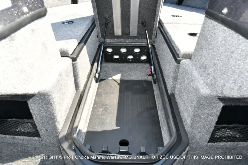 Slide: The Image of Ranger VX1888 w/225HP Pro-XS 2026 - 51