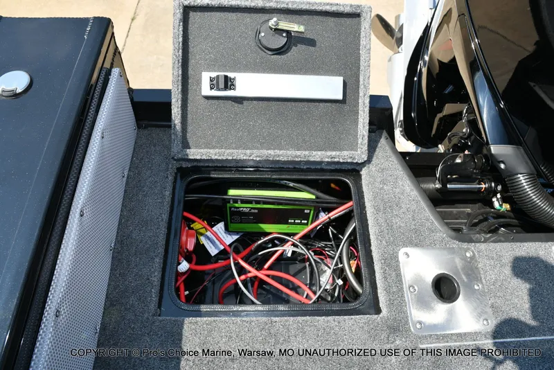 Slide: The Image of Ranger VX1888 w/225HP Pro-XS 2026 - 72