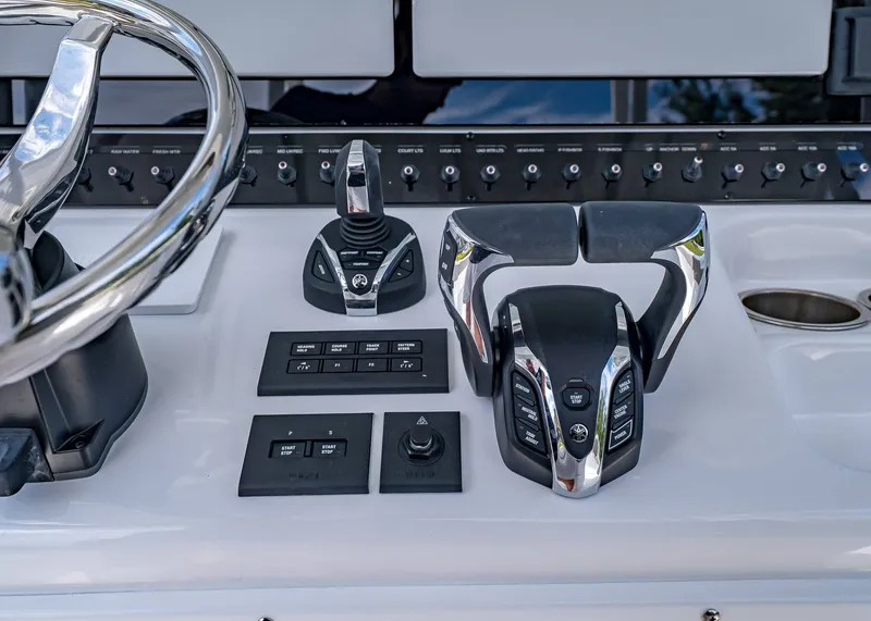 Slide: The Image of Sea Hunt Gamefish 30 Coffin Box 2026 - 22