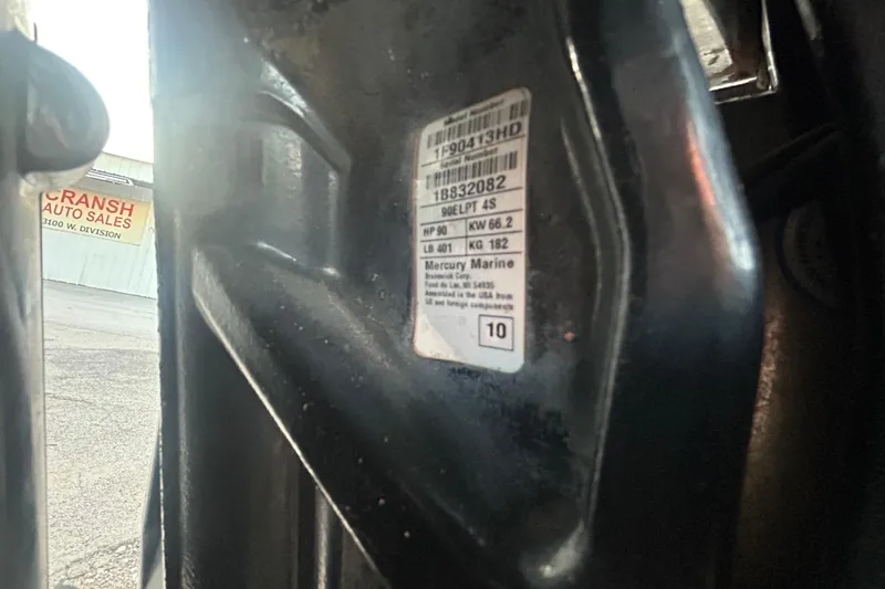 Slide: The Image of Ultra-low emission sticker on 2011 SUNTRACKER PARTY BARGE 22 REGENCY EDITION, California standards. - 8