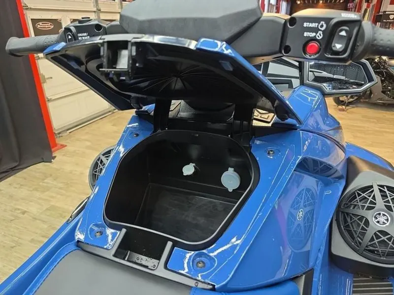 Slide: The Image of Yamaha VX Cruiser® HO 2025 - 6