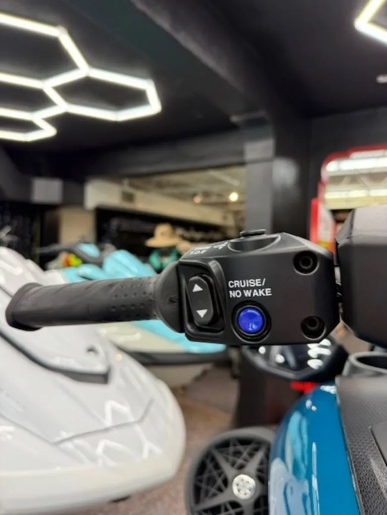 Slide: The Image of Yamaha FX Cruiser SVHO® 2026 - 12