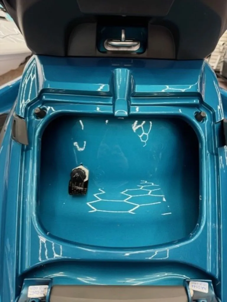 Slide: The Image of Yamaha FX Cruiser SVHO® 2026 - 16