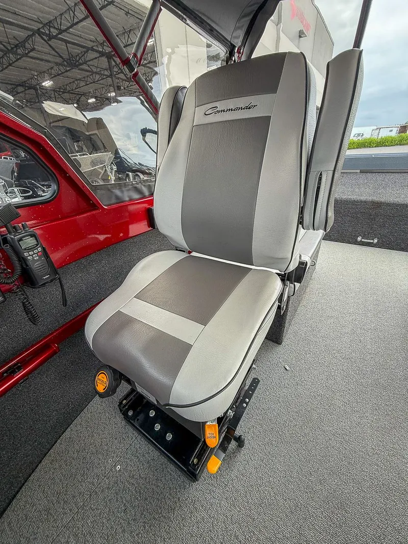 Slide: The Image of North River 21 Commander 2005 - 13