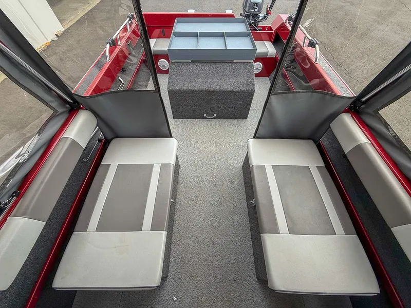 Slide: The Image of North River 21 Commander 2005 - 15