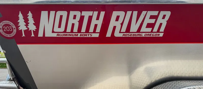 Slide: The Image of North River 21 Commander 2005 - 20