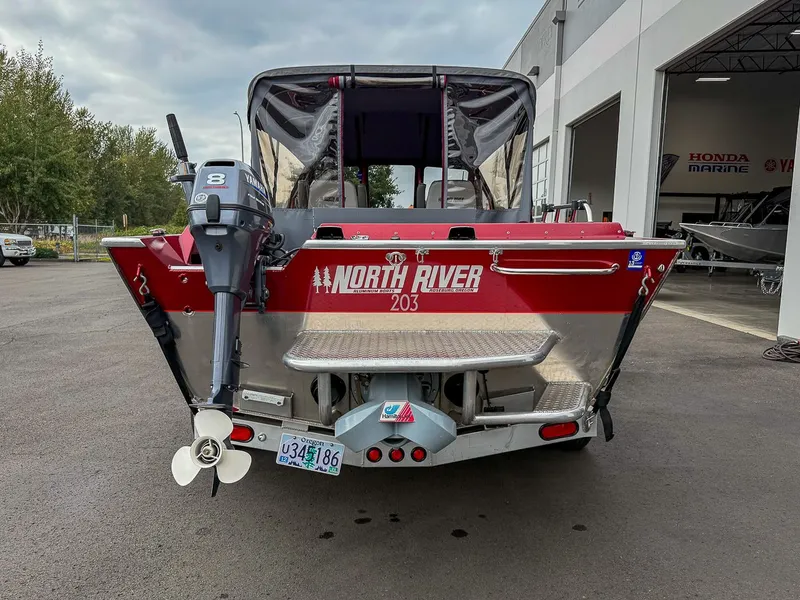 Slide: The Image of North River 21 Commander 2005 - 4