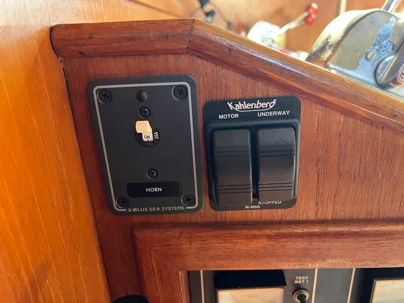 Slide: The Image of Control panel on 1983 Lindmark 39 Trawler with horn and Kahlenberg switches. - 35