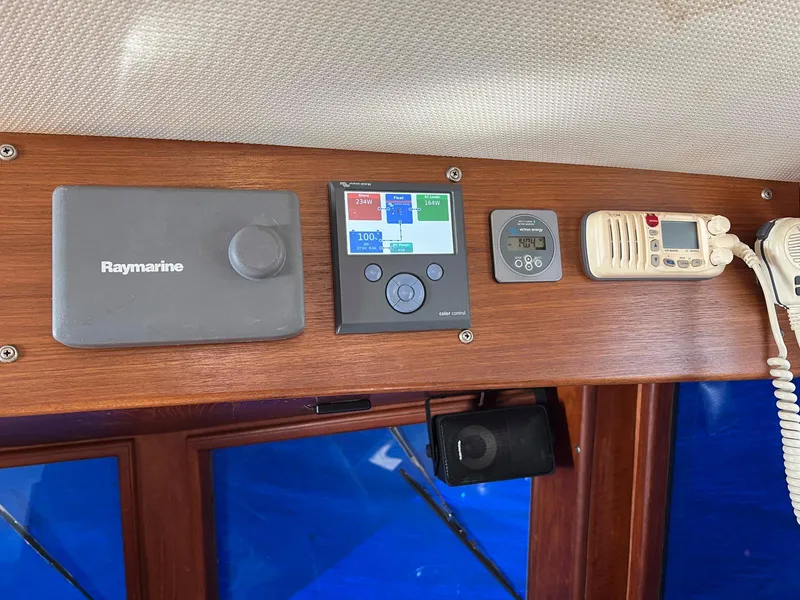 Slide: The Image of Control panel of 1983 Lindmark 39 Trawler with navigation and communication equipment. - 46