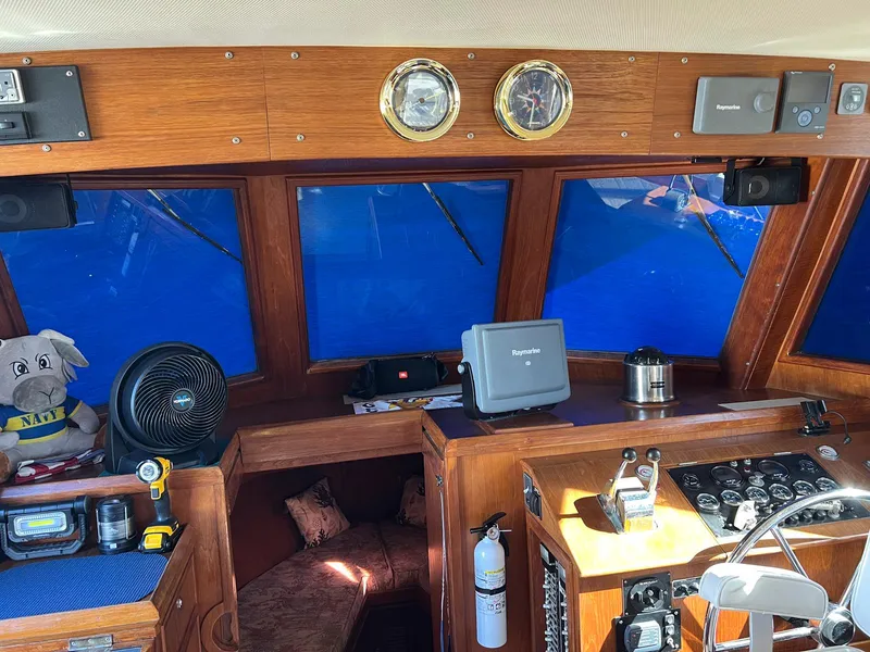 Slide: The Image of Lindmark 39 Trawler 1983 - 51