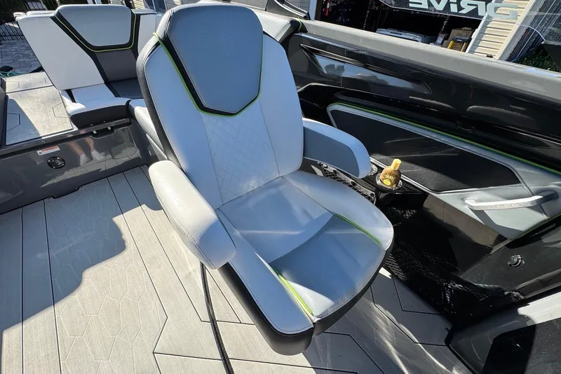 Slide: The Image of Luxury seating on 2021 Yamaha Boats 255XD, featuring sleek design and modern upholstery. - 15