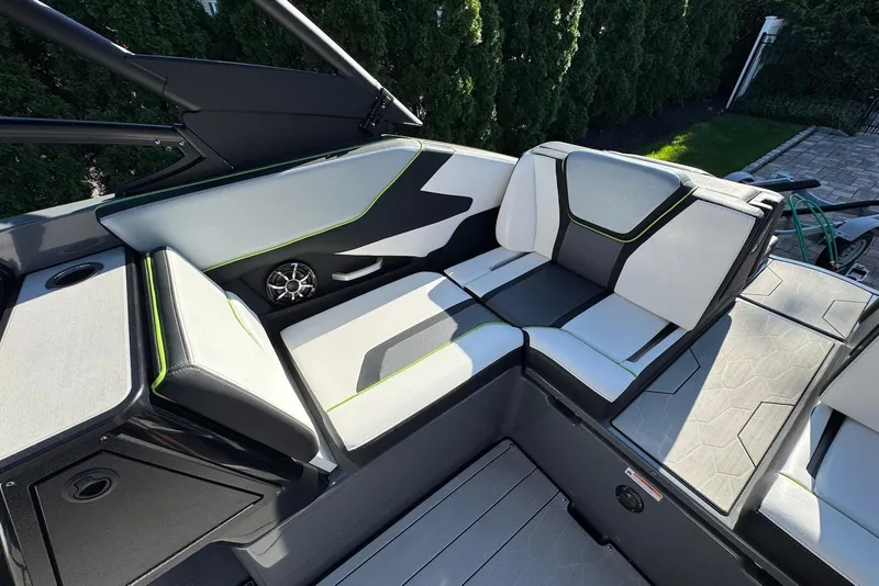 Slide: The Image of 2021 Yamaha Boats 255XD interior with stylish seating and modern design. - 17
