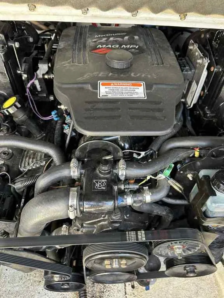 Slide: The Image of Crownline Boats 240 EX 2006 - 19