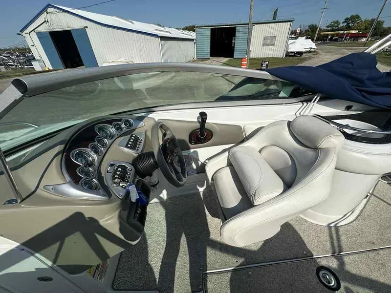 Slide: The Image of Crownline Boats 240 EX 2006 - 8