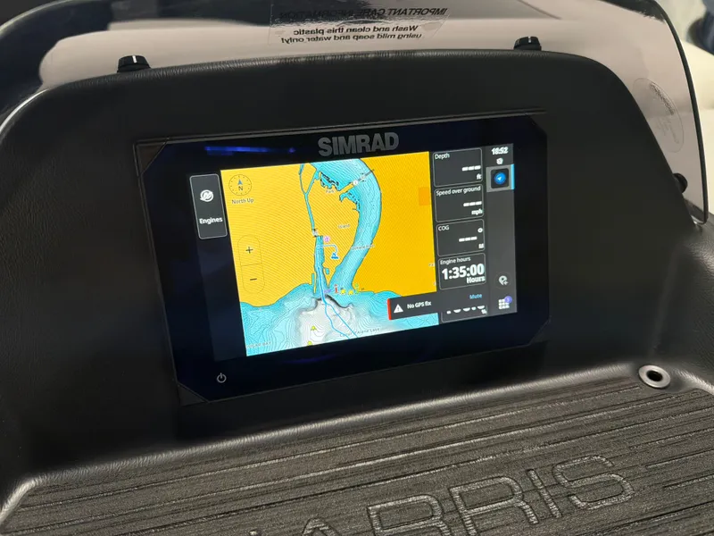 Slide: The Image of Harris Cruiser 210 2026 - 17