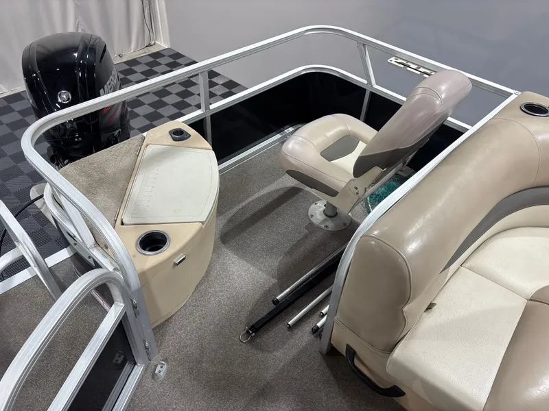 Slide: The Image of Sun Tracker Bass Buggy 18 DLX 2015 - 10