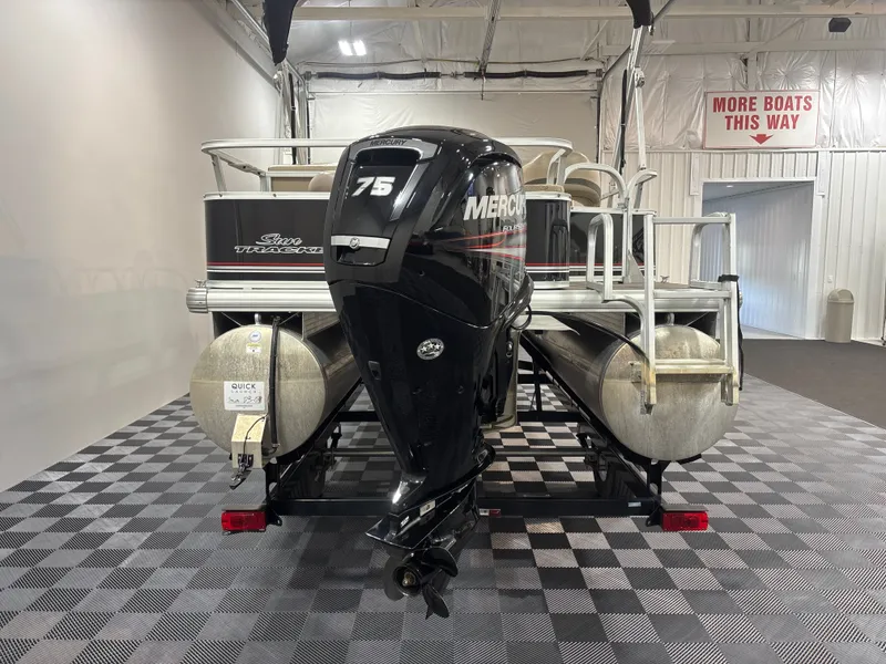 Slide: The Image of Sun Tracker Bass Buggy 18 DLX 2015 - 4