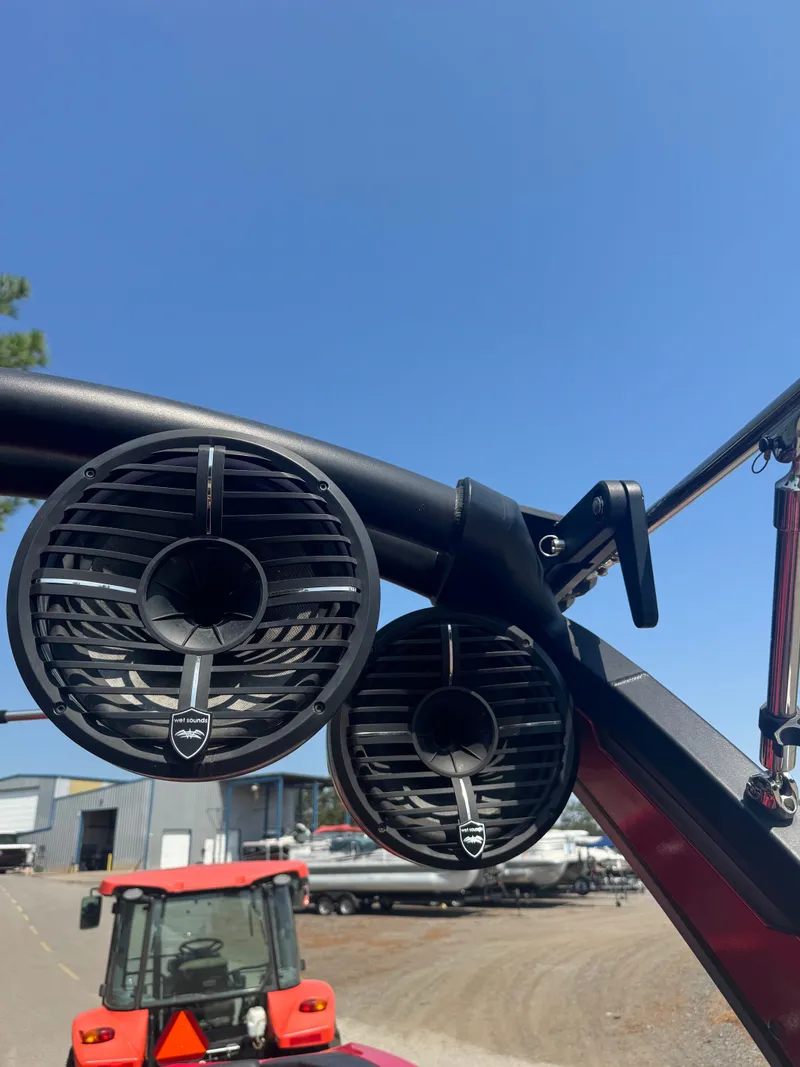 Slide: The Image of Tigé 24RZX 2022 - 11