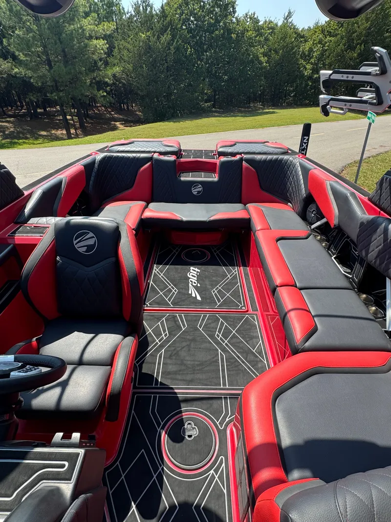 Slide: The Image of Tigé 24RZX 2022 - 3