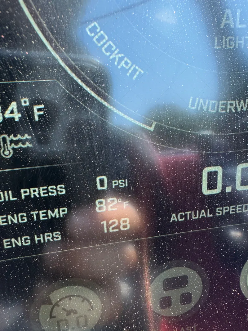 Slide: The Image of Tigé 24RZX 2022 - 9