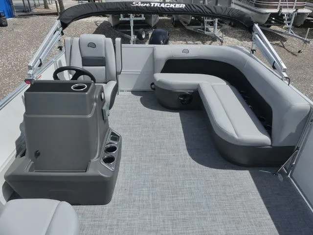 Slide: The Image of Sun Tracker Bass Buggy 16 XL Select 2026 - 13