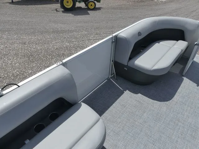 Slide: The Image of Sun Tracker Bass Buggy 16 XL Select 2026 - 15