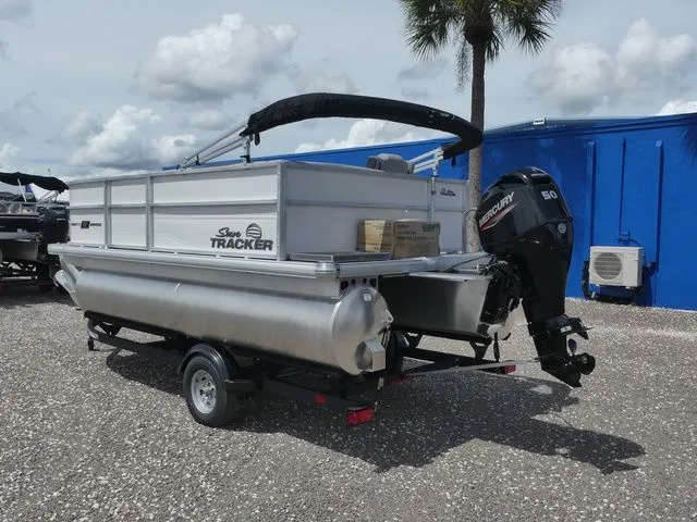 Slide: The Image of Sun Tracker Bass Buggy 16 XL Select 2026 - 6