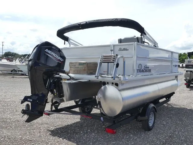 Slide: The Image of Sun Tracker Party Barge 16 DLX 2026 - 4