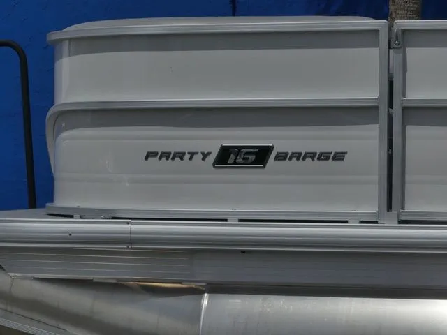 Slide: The Image of Sun Tracker Party Barge 16 DLX 2026 - 9