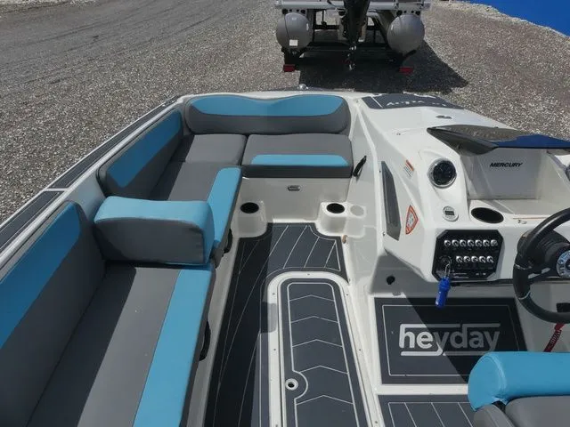 Slide: The Image of Heyday Wake Boats WT-2 2018 - 11