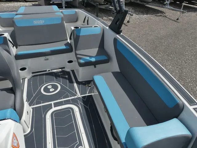 Slide: The Image of Heyday Wake Boats WT-2 2018 - 12