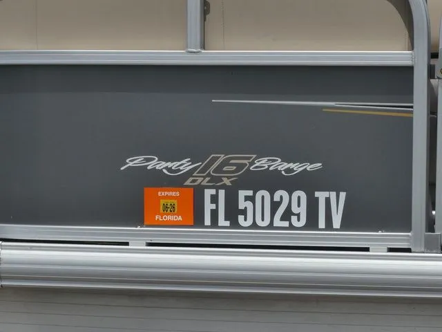 Slide: The Image of Sun Tracker Party Barge 16 DLX 2024 - 10