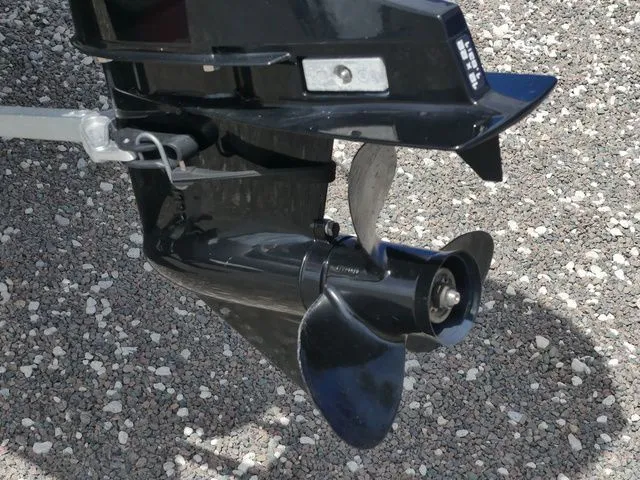 Slide: The Image of Sun Tracker Party Barge 16 DLX 2024 - 13