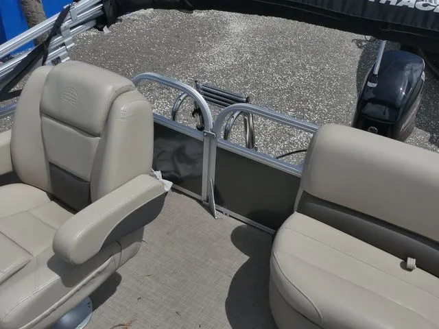 Slide: The Image of Sun Tracker Party Barge 16 DLX 2024 - 17