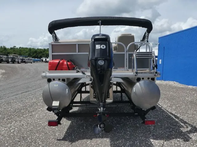 Slide: The Image of Sun Tracker Party Barge 16 DLX 2024 - 5