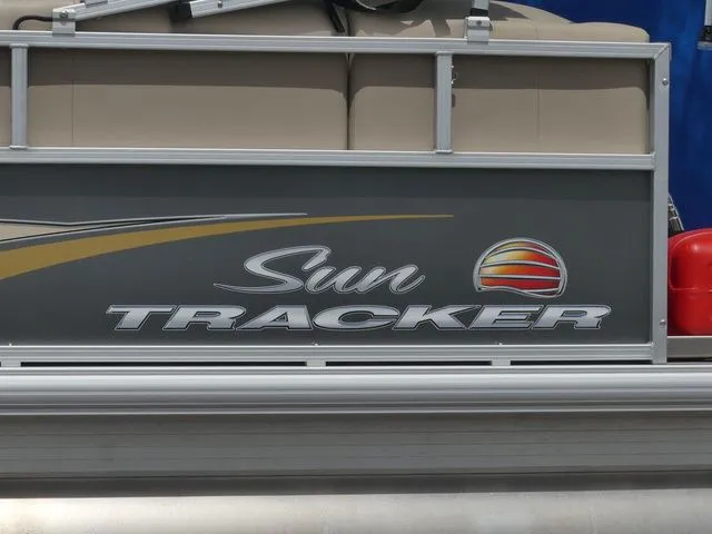 Slide: The Image of Sun Tracker Party Barge 16 DLX 2024 - 9