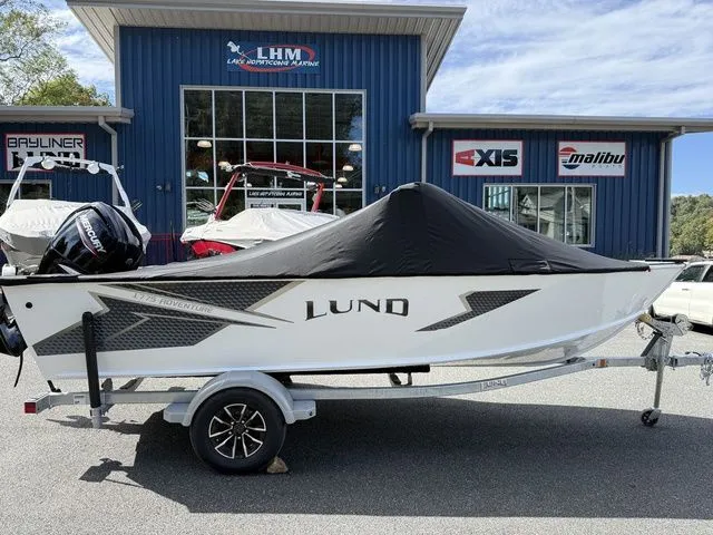 Slide: The Image of Lund 1775 Adventure Sport 2026 - 10