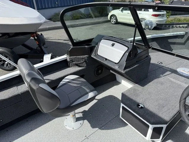 Slide: The Image of Lund 1775 Adventure Sport 2026 - 11