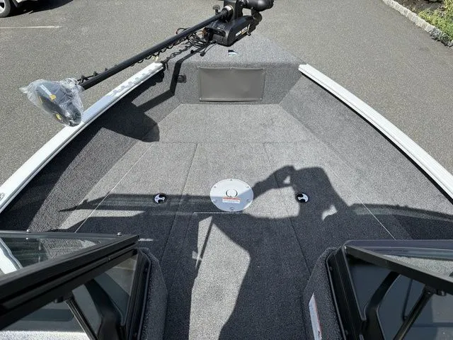 Slide: The Image of Lund 1775 Adventure Sport 2026 - 12