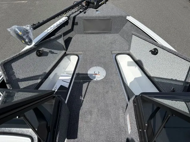 Slide: The Image of Lund 1775 Adventure Sport 2026 - 13